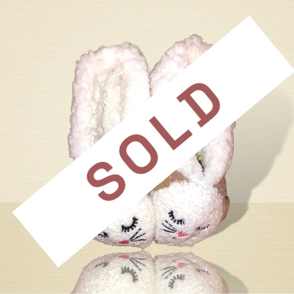 Snuggle Feet Other - 🆕NWT🎁Kids Fuzzy Kitty Slippers